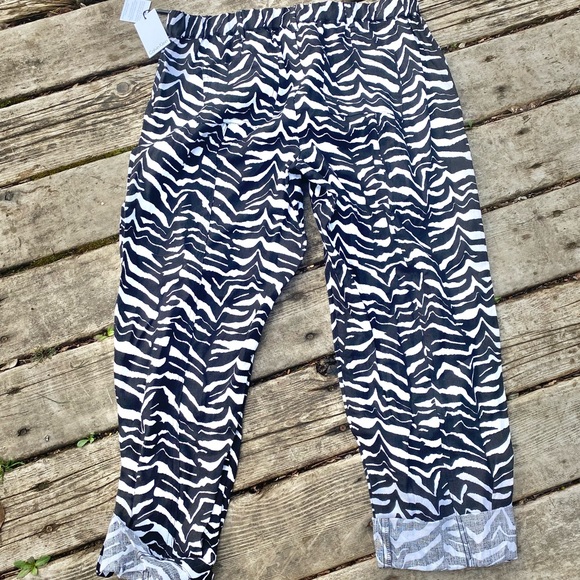 NWT Calvin Klein Zebra-Print Linen Tab-Cuff Pants - Picture 2 of 7